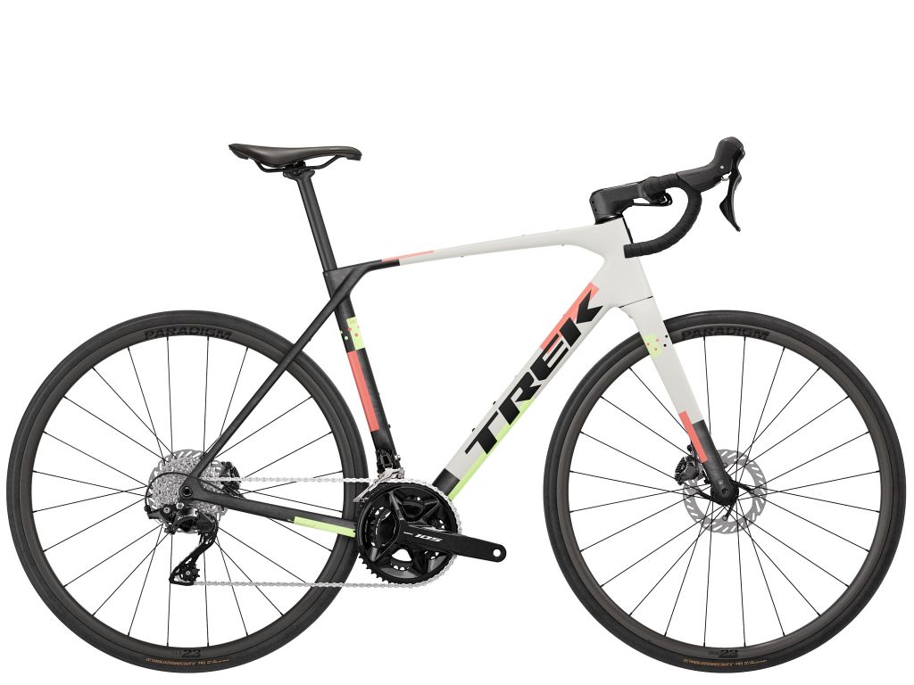 Trek Domane SL 5 Gen 5 - Matte Era White/Deep Smoke - letvægts endurance racercykel - Kibæk Cykler