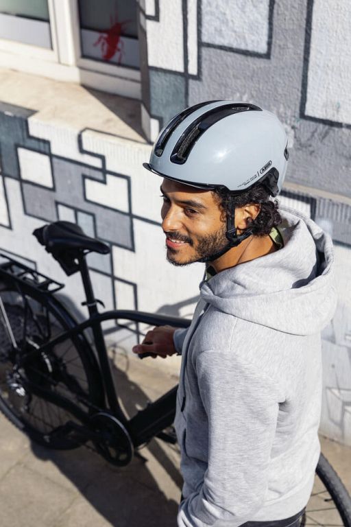 Abus Hud-Y cykelhjelm til elcykel - Kibæk Cykler
