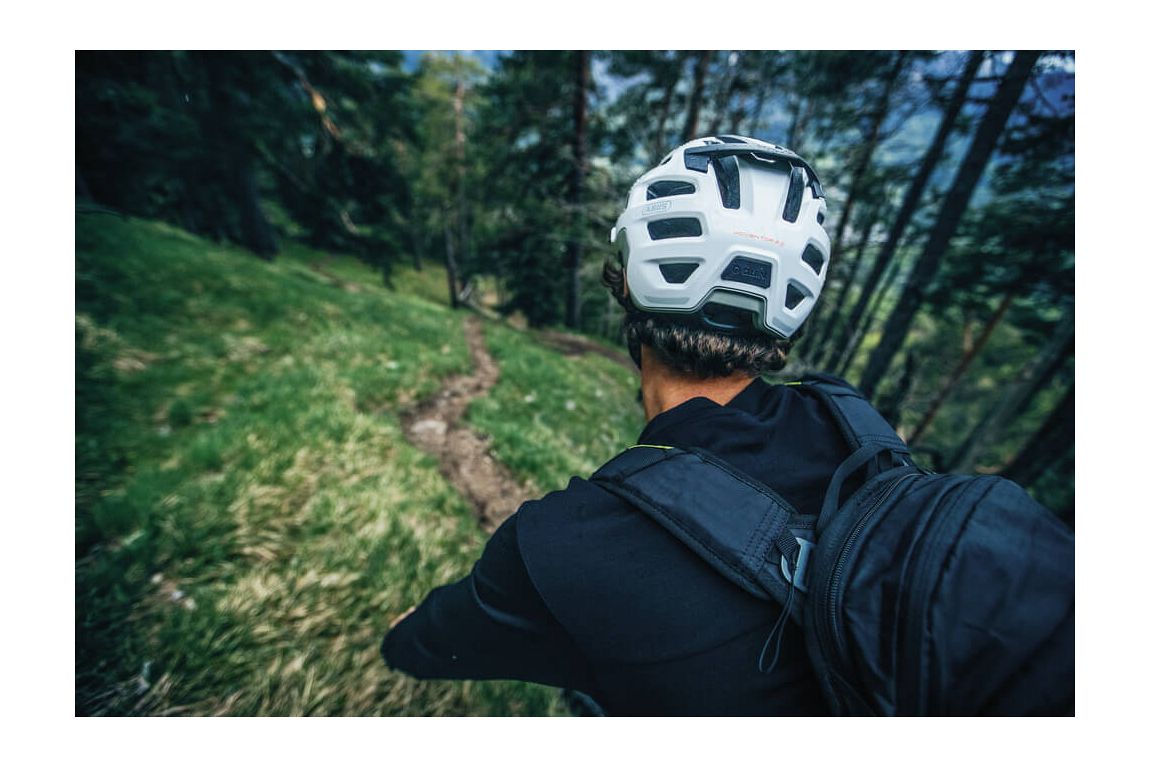 Abus Moventor 2.0 cykelhjelm til MTB - velvet black - mat sort - Kibæk Cykler