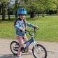  Abus Smiley 3.0 LED cykelhjelm til barn - Blue Rainbow - Kibæk Cykler