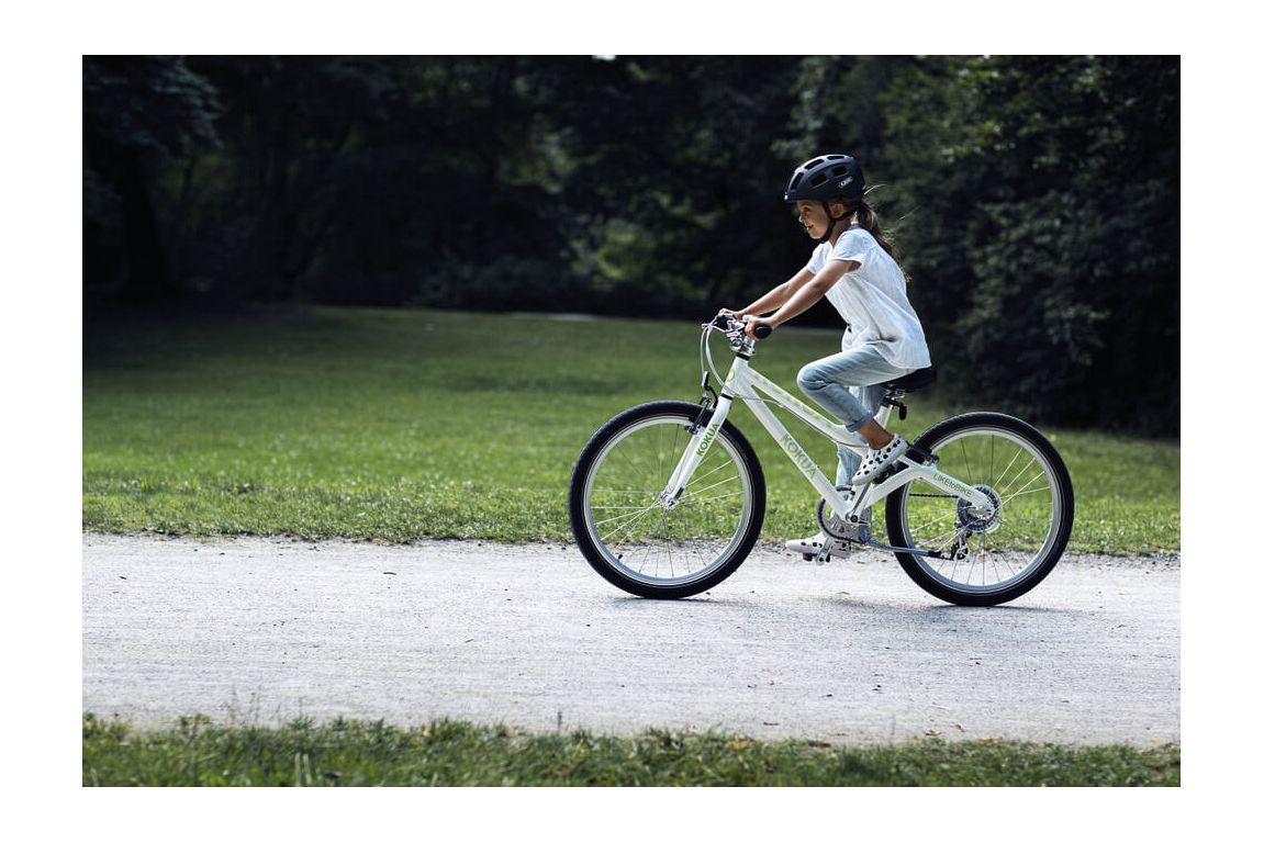 Abus Youn-I 2.0 cykelhjelm med baglys - Cool Grey - Kibæk Cykler