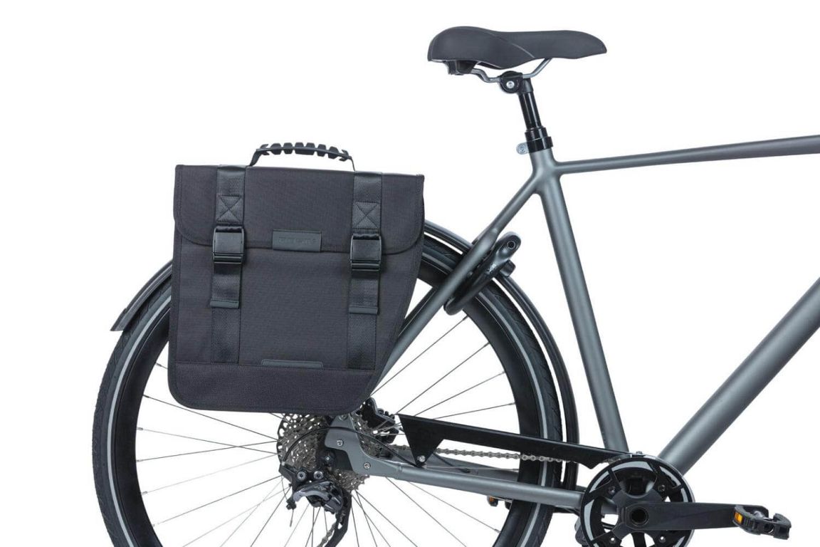 Basil Tour cykeltaske til bagagebærer - højre side - Kibæk Cykler