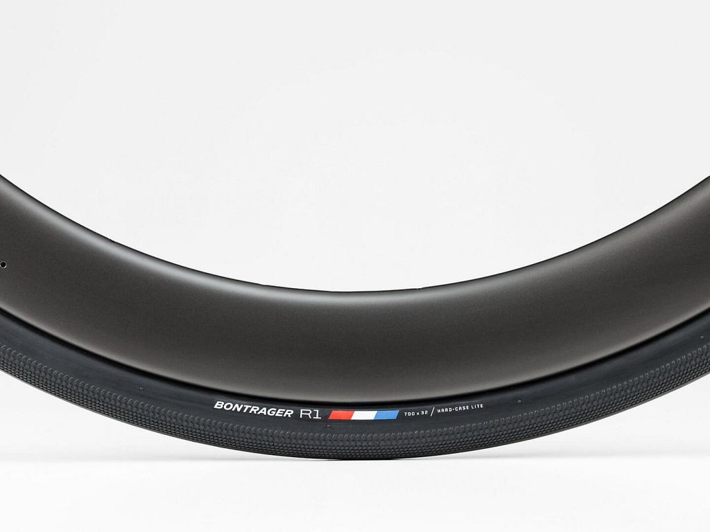 Bontrager R1 Hard-Case Lite dæk 700x32C