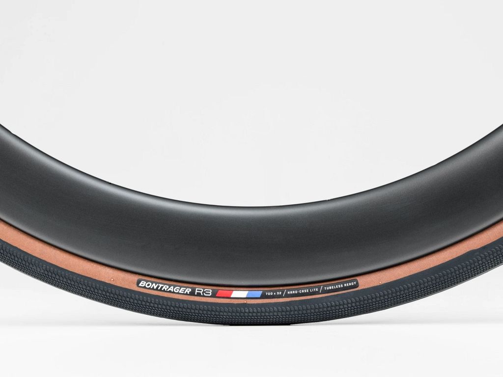 Bontrager R3 Hard-Case Lite TLR tubeless dæk - sort/brun - 700x28C - Kibæk Cykler