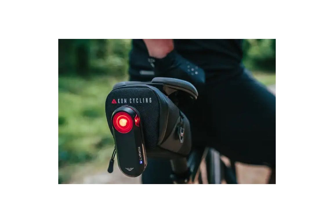 KOM Cycling sadeltaske med beslag til Garmin Varia radar - Kibæk Cykler